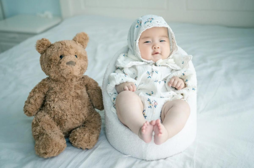 韶关宝宝吃不饱母乳的症状